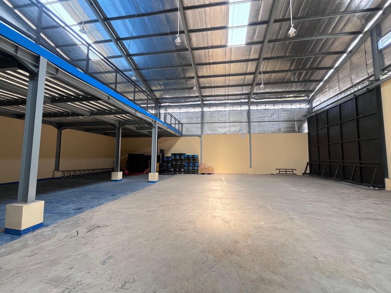 Gudang baru siap operasional, bisa masuk tronton 40 ft di pinggir jalan raya Tole Iskandar Depok Jawa Barat