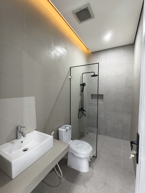 Brand New House di Griya Loka BSD City, jalan kaki ke Santa Ursula