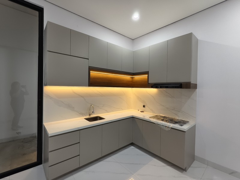 Brand New House di Griya Loka BSD City, jalan kaki ke Santa Ursula