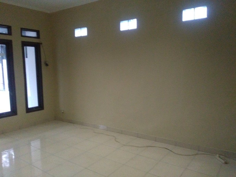 Hot Deal! Rumah Siap Huni di Graha Raya Bintaro - 2 KT, Taman, Nego!
