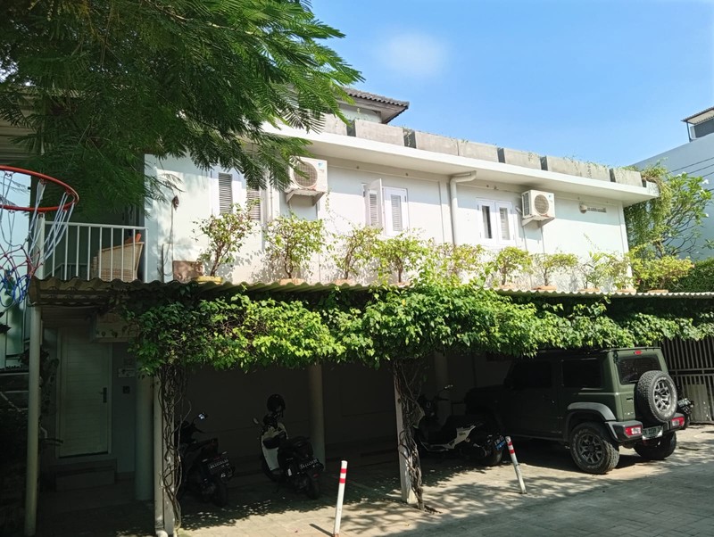RARE 41 YEAR LEASE until 2067! Modern Industrial 4 Bedrooms Dual-Unit Estate in Prime Sanur