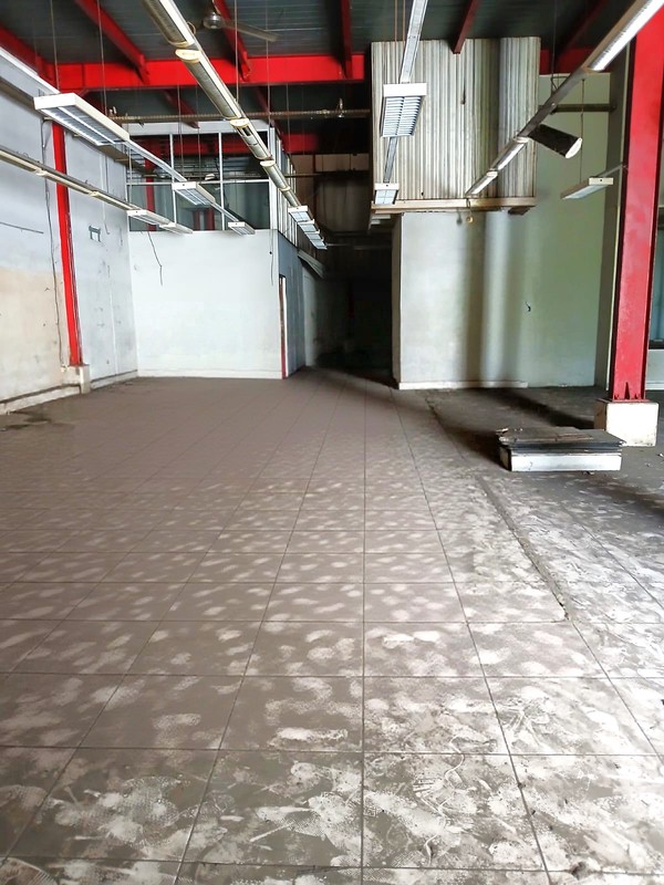 Ruang Usaha Strategis Jalan Merdeka, Cimone, Tangerang