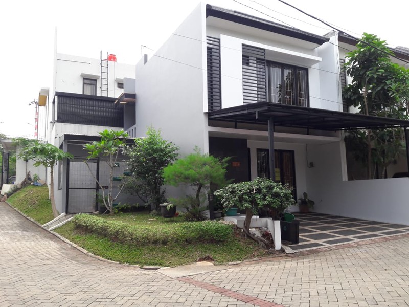 Jual Rumah Strategis Ciputat 3KT 2 Lantai SHM - Siap Huni