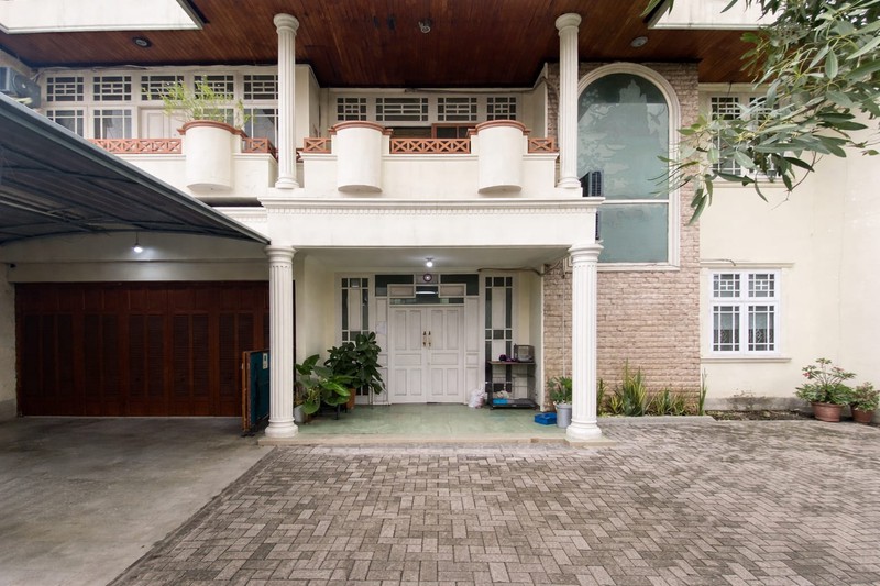 For Sale / Dijual Rumah Pinggir Jalan Cocok Untuk Ruang Usaha / Kantor