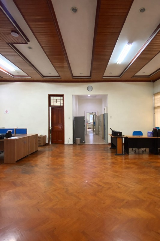 For Sale / Dijual Rumah Pinggir Jalan Cocok Untuk Ruang Usaha / Kantor