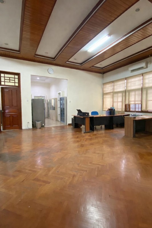 For Sale / Dijual Rumah Pinggir Jalan Cocok Untuk Ruang Usaha / Kantor