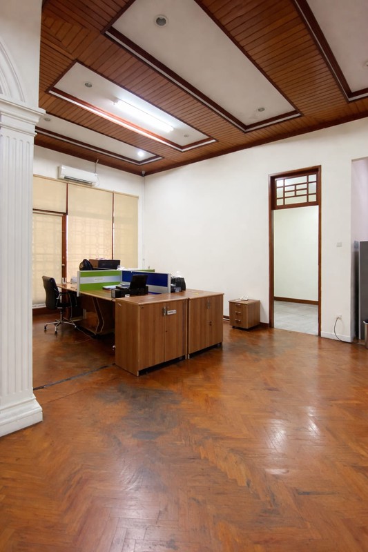 For Sale / Dijual Rumah Pinggir Jalan Cocok Untuk Ruang Usaha / Kantor