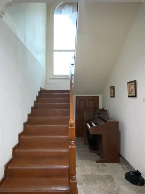 For Sale / Dijual Rumah Pinggir Jalan Cocok Untuk Ruang Usaha / Kantor