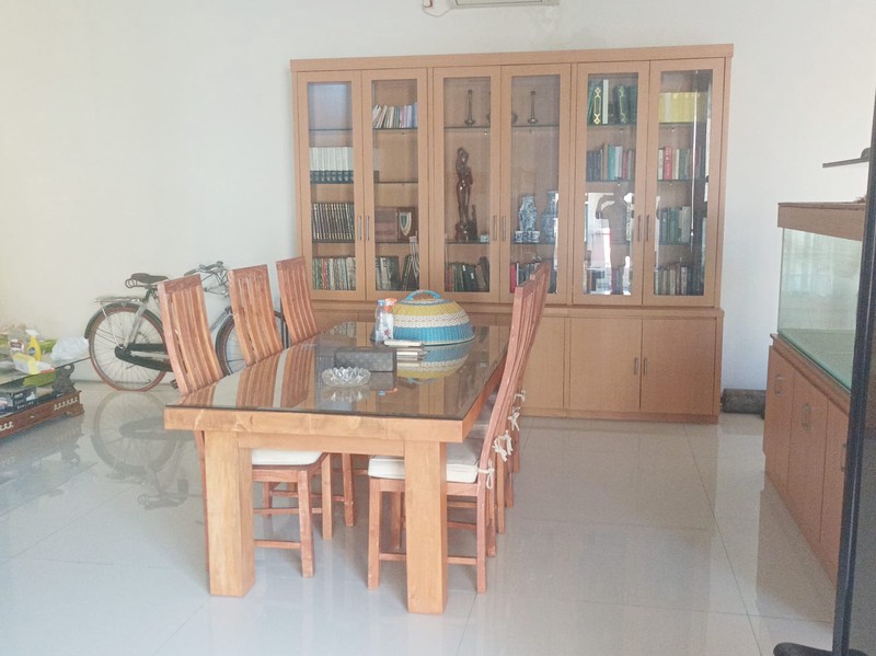 Dijual Rumah 2 lantai dengan Kolam Renang,  Suasana tenang, One Gate Sistem,  di Jagakarsa, Jakarta Selatan.