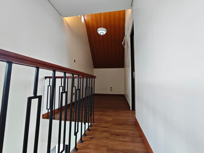 DI JUAL RUMAH BRAND NEW DESAIN AMERICAN CLASSIC DI PURI BINTARO SEKTOR 9