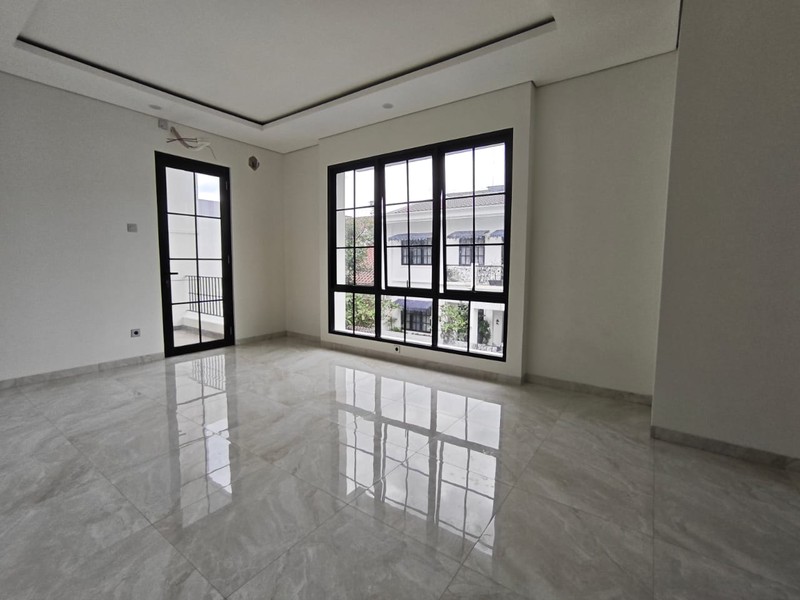 DI JUAL RUMAH BRAND NEW DESAIN AMERICAN CLASSIC DI PURI BINTARO SEKTOR 9