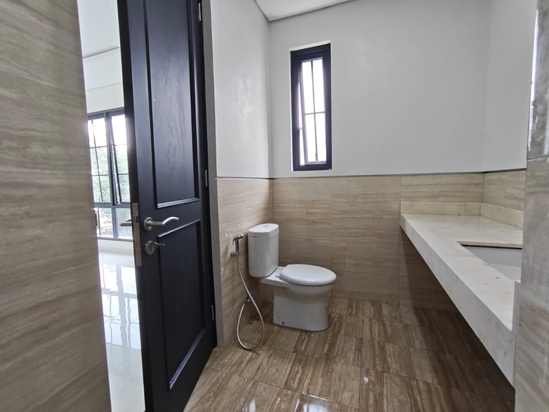 DI JUAL RUMAH BRAND NEW DESAIN AMERICAN CLASSIC DI PURI BINTARO SEKTOR 9