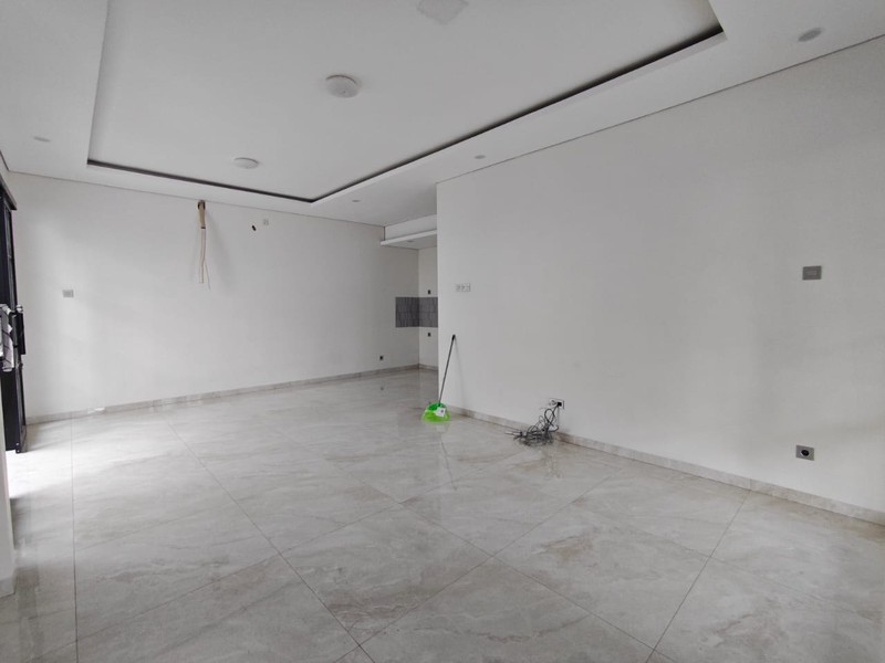 DI JUAL RUMAH BRAND NEW DESAIN AMERICAN CLASSIC DI PURI BINTARO SEKTOR 9