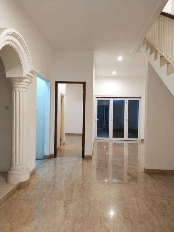 RUMAH ASRI SIAP HUNI DI PAMULANG Di PERUMAHAN