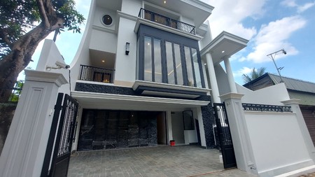 Rumah Mewah Brand New Design American Classic di Cipete, Cilandak
