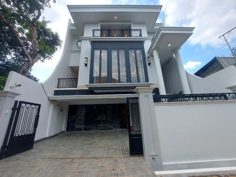 Rumah Mewah Brand New Design American Classic di Cipete, Cilandak