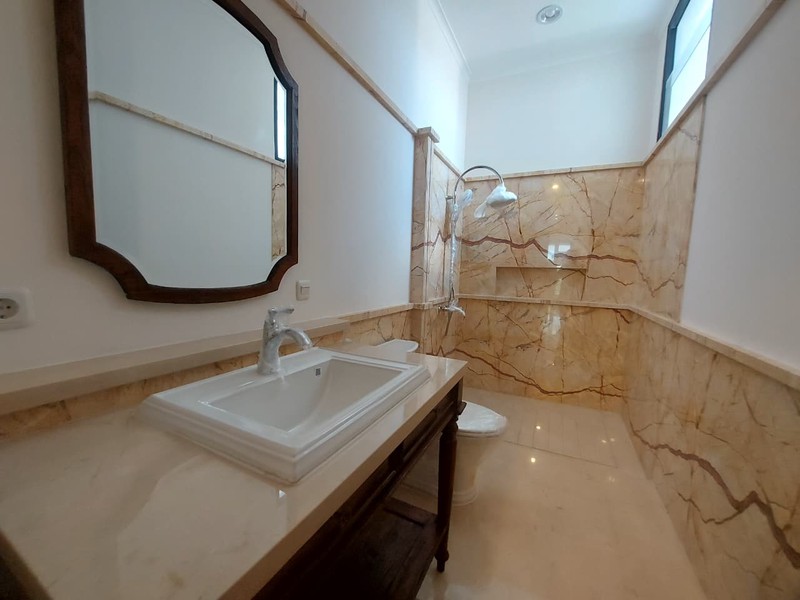 Rumah Mewah Brand New Design American Classic di Cipete, Cilandak