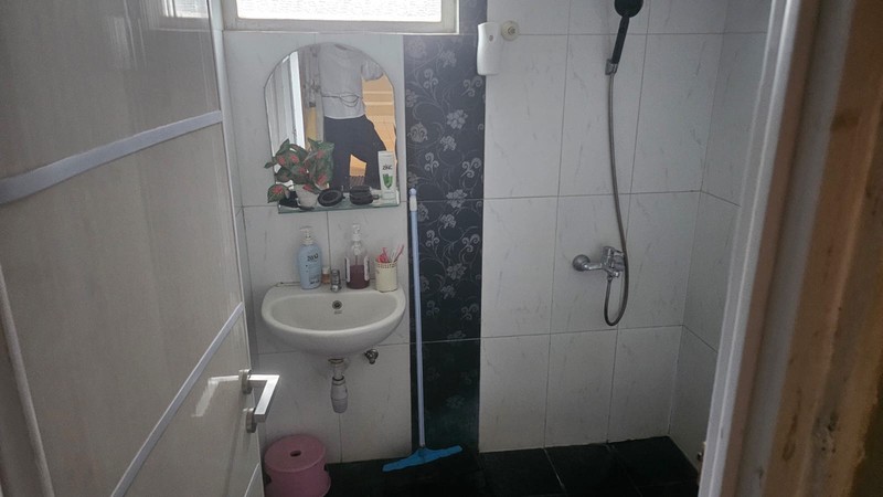 Di sewakan Rumah nyaman, lingkungan hijau asri.