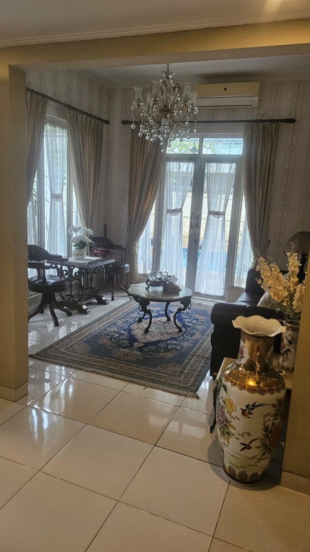 Di sewakan Rumah nyaman, lingkungan hijau asri.