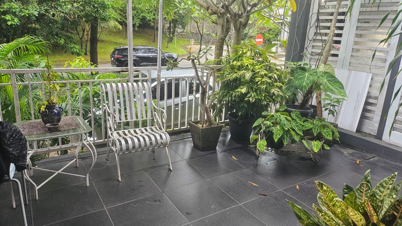 Rumah nyaman, lingkungan hijau asri.