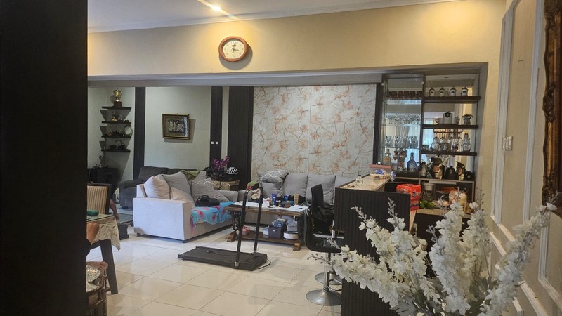 Rumah nyaman, lingkungan hijau asri.