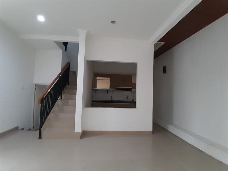 Di sewakan rumah siap huni di pesona azalea cirendeu 