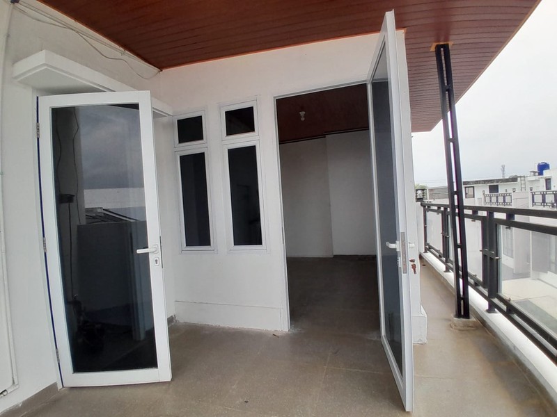 Di sewakan rumah siap huni di pesona azalea cirendeu 