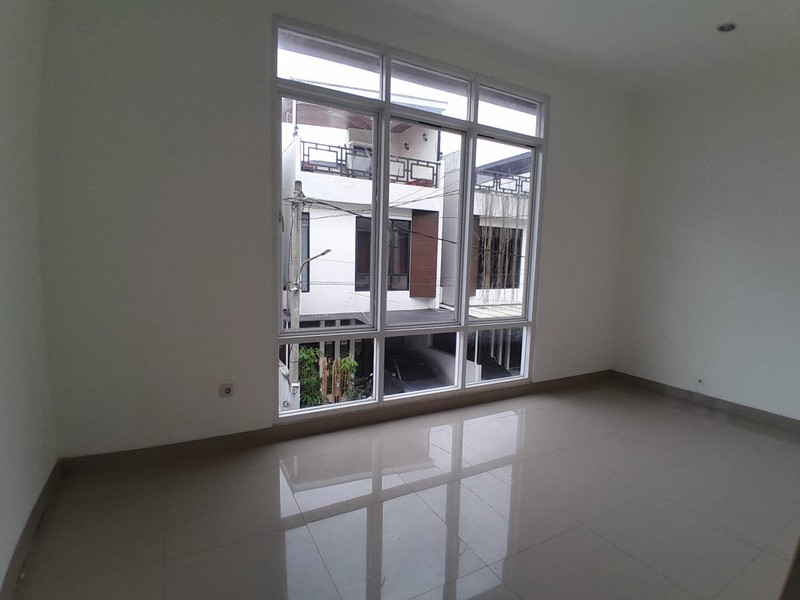 Di sewakan rumah siap huni di pesona azalea cirendeu 