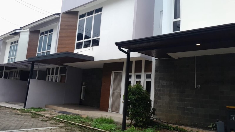 Di sewakan rumah siap huni di pesona azalea cirendeu 