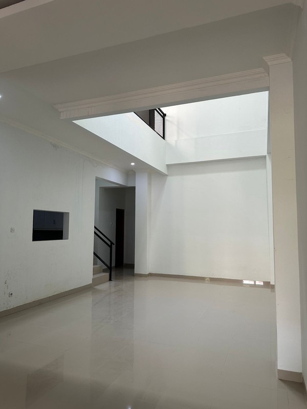 Rumah Brand New disewa di Bona Indah, strategis dan aman