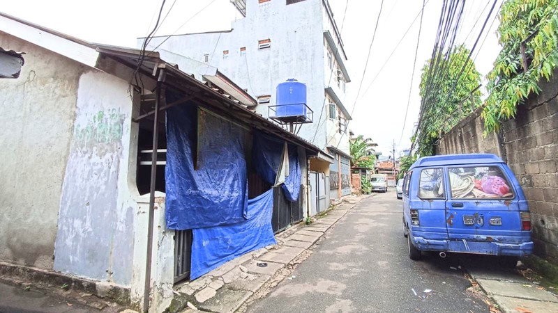 Rumah Hook Strategis Dijual/Disewa di Cikoko Barat Dalam - Belakang Gedung Bukopin MT Haryono