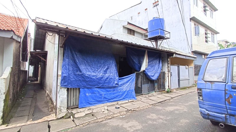 Rumah Hook Strategis Dijual/Disewa di Cikoko Barat Dalam - Belakang Gedung Bukopin MT Haryono
