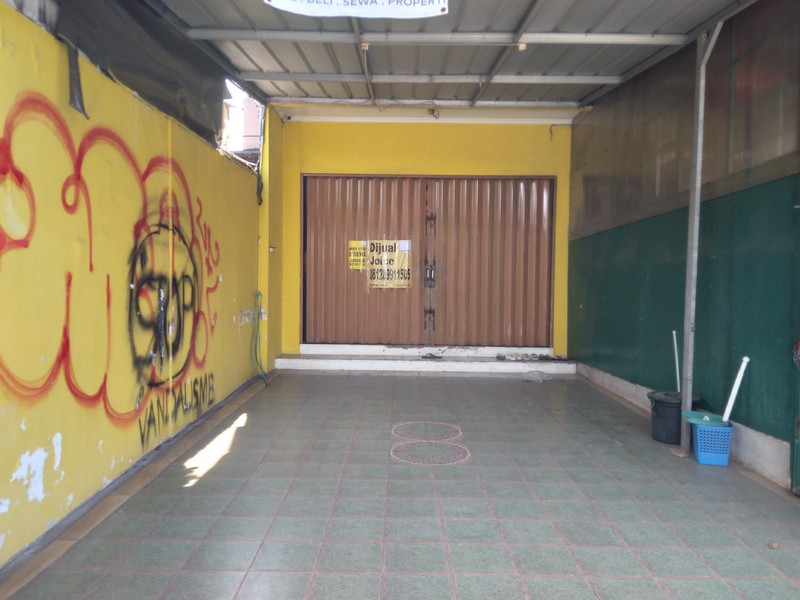 RUKO PINGGIR JALAN RAYA LASDA NASIR VILLA NUSA INDAH 3 LOKASI BAGUS UNTUK USAHA