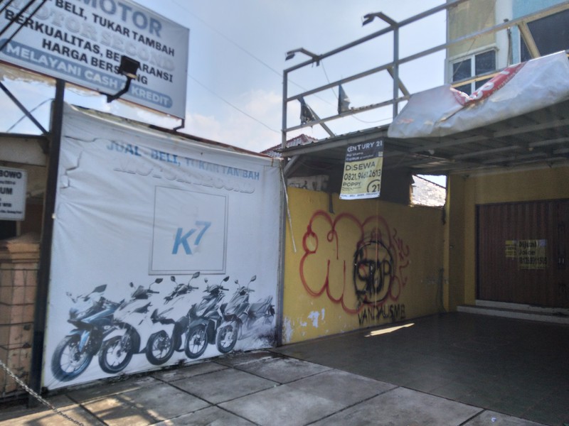 RUKO PINGGIR JALAN RAYA LASDA NASIR VILLA NUSA INDAH 3 LOKASI BAGUS UNTUK USAHA