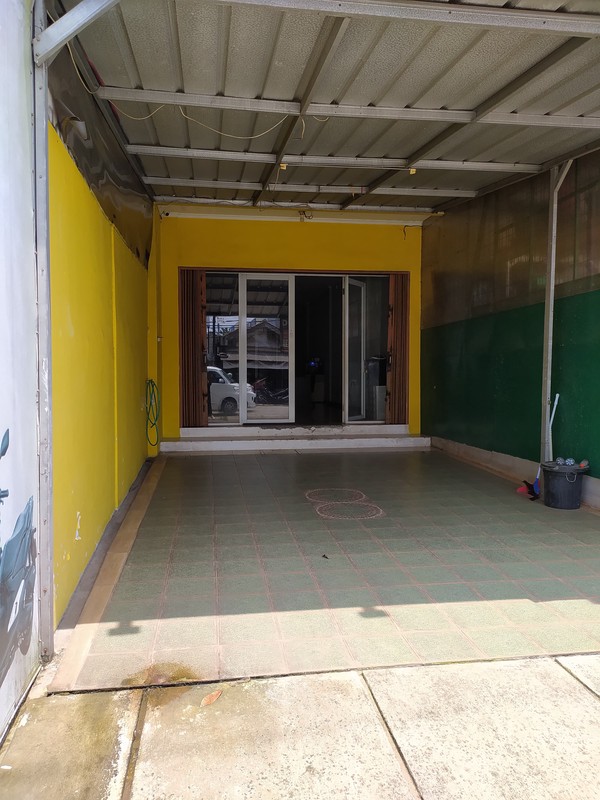 RUKO PINGGIR JALAN RAYA LASDA NASIR VILLA NUSA INDAH 3 LOKASI BAGUS UNTUK USAHA