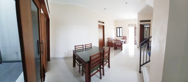 Rumah Bagus Di Jl Merbabu, Villa Gunung Lestari Ciputat Tangerang Selatan