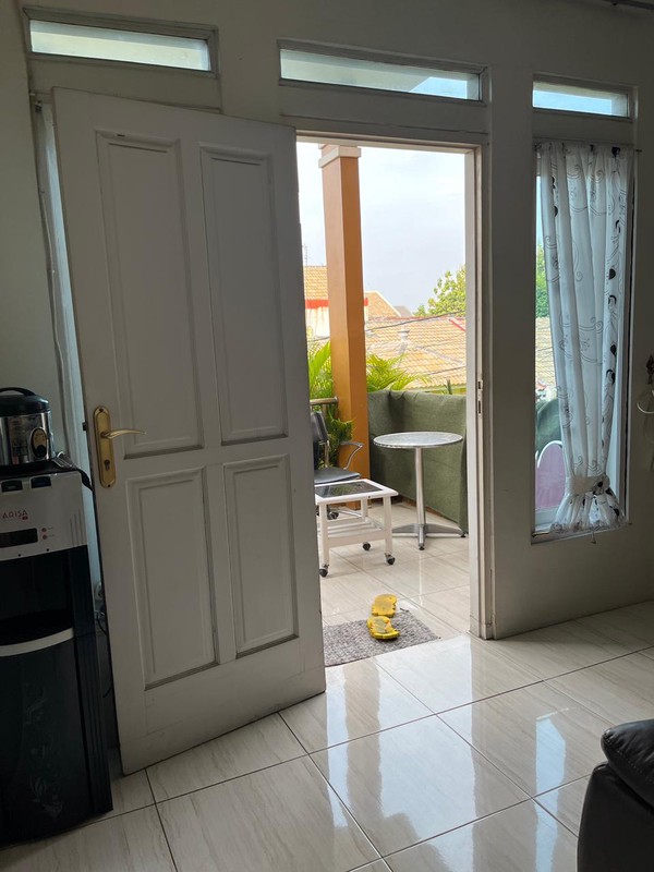 RUMAH CANTIK TERAWAT DI VILLA NUSA INDAH 3 2 LANTAI HARGA NEGO