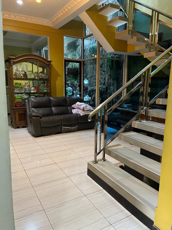 RUMAH CANTIK TERAWAT DI VILLA NUSA INDAH 3 2 LANTAI HARGA NEGO