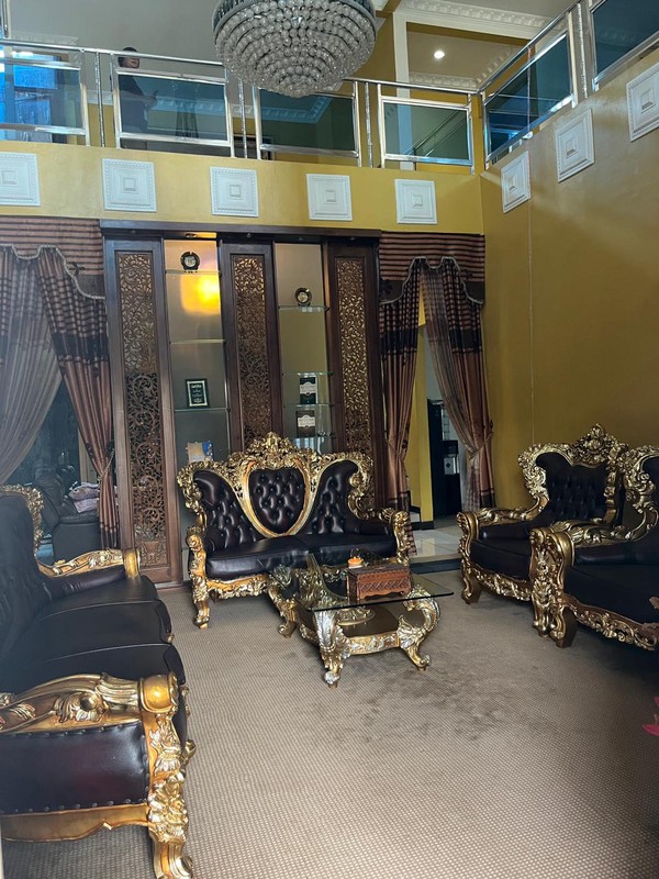 RUMAH CANTIK TERAWAT DI VILLA NUSA INDAH 3 2 LANTAI HARGA NEGO