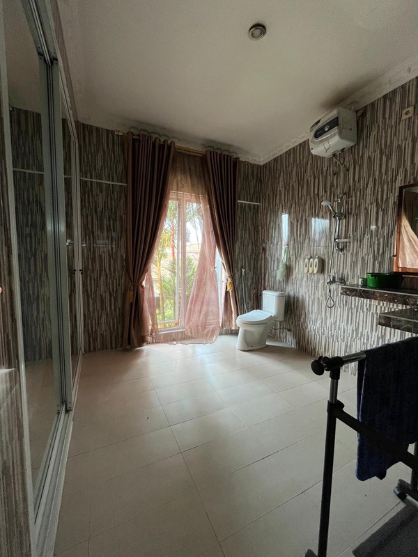 RUMAH CANTIK TERAWAT DI VILLA NUSA INDAH 3 2 LANTAI HARGA NEGO