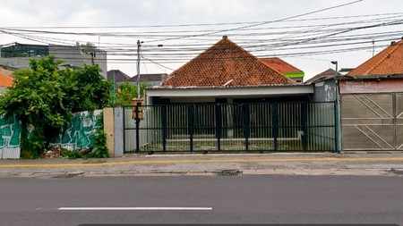 Disewakan 229 m2 Rumah Surabaya Pusat Kota Jalan Kartini- Kec.tegalsari cocok Buat Segala Usaha , Parkiran Mobil Luas