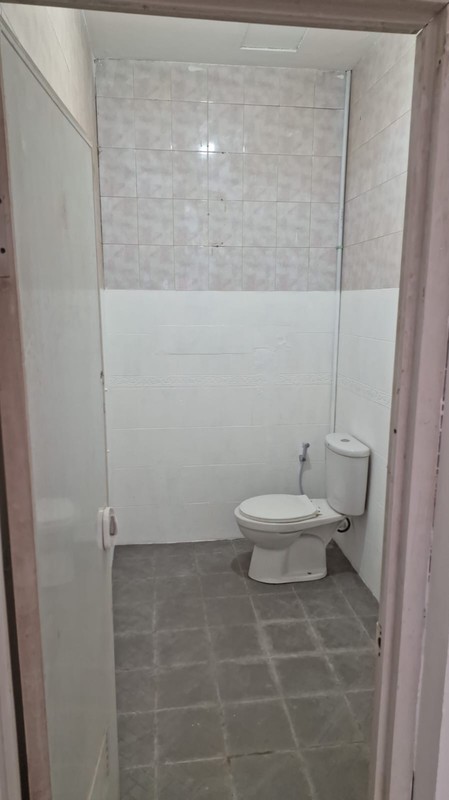 Disewakan 229 m2 Rumah Surabaya Pusat Kota Jalan Kartini- Kec.tegalsari cocok Buat Segala Usaha , Parkiran Mobil Luas