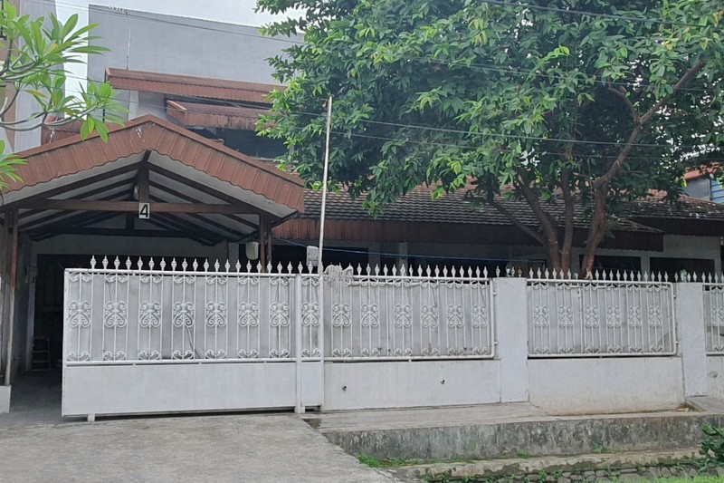 Rumah cantik terawat, dengan nuansa klasik, di Walang Baru, Koja - dekat ke Kelapa Gading