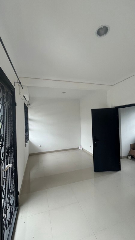 Fast Rent. Rumah baru renovasi Laverde Lunaire, Serpong