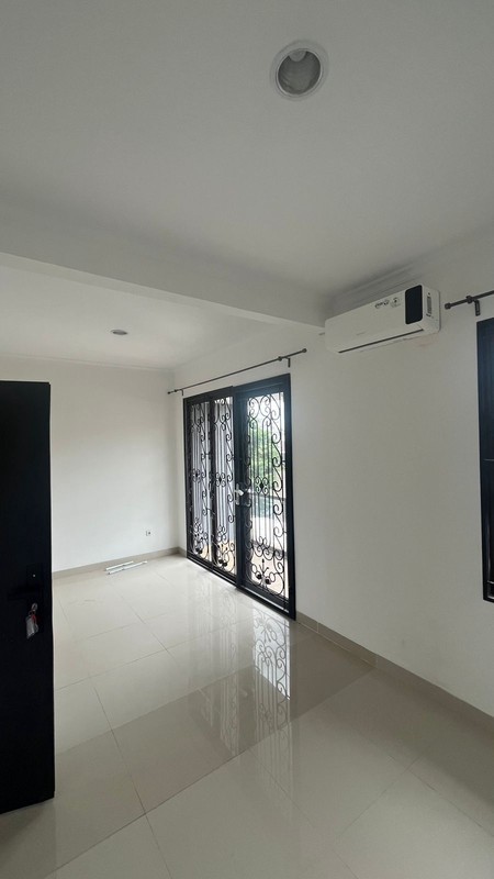 Fast Rent. Rumah baru renovasi Laverde Lunaire, Serpong