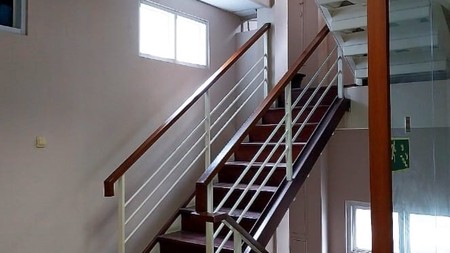 Gedung kantor 4 lantai, fully furnish, siap pakai dan sangat terawat di warung buncit raya, Jakarta Selatan.