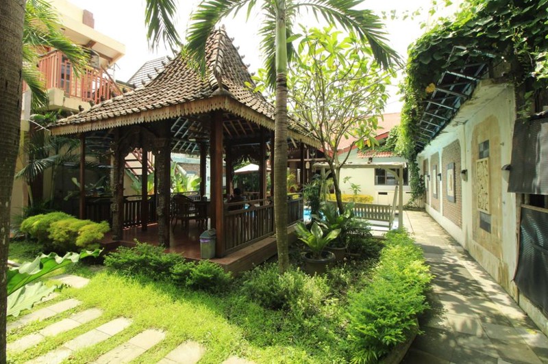 GUEST HOUSE CANTIK DENGAN FURNITURE DI BELAKANG HYATT REGENCY, SLEMAN.