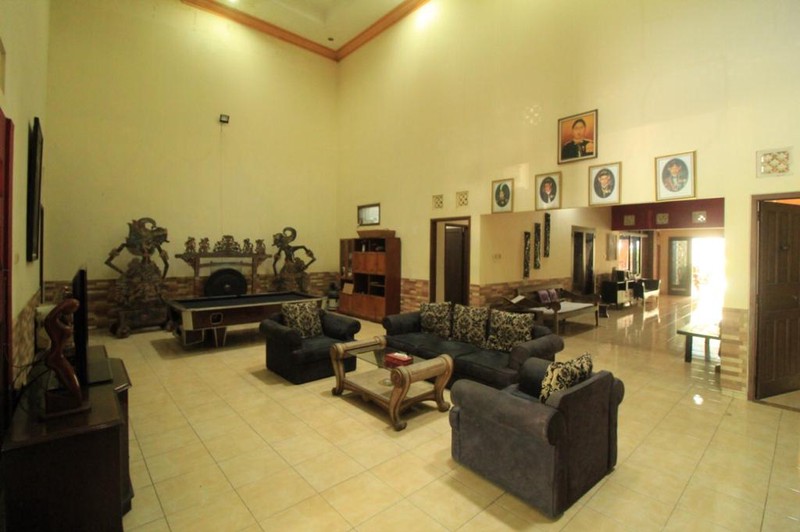 GUEST HOUSE CANTIK DENGAN FURNITURE DI BELAKANG HYATT REGENCY, SLEMAN.