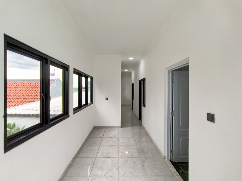 Rumah Eksklusif Bintaro 2,5 Lantai - LT 215 m², 4+1 KT, Lokasi Strategis, Harga Nego!