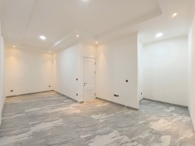 Rumah Eksklusif Bintaro 2,5 Lantai - LT 215 m², 4+1 KT, Lokasi Strategis, Harga Nego!